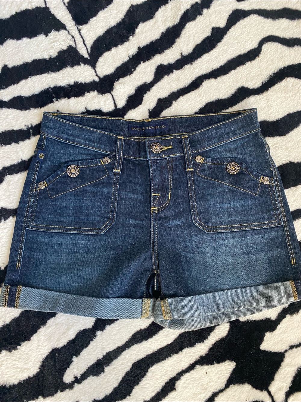 😍Rock & Republic Indigo Denim Shorts 🩳 size 4
